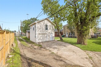 Building Photo - 2218 Arbor St