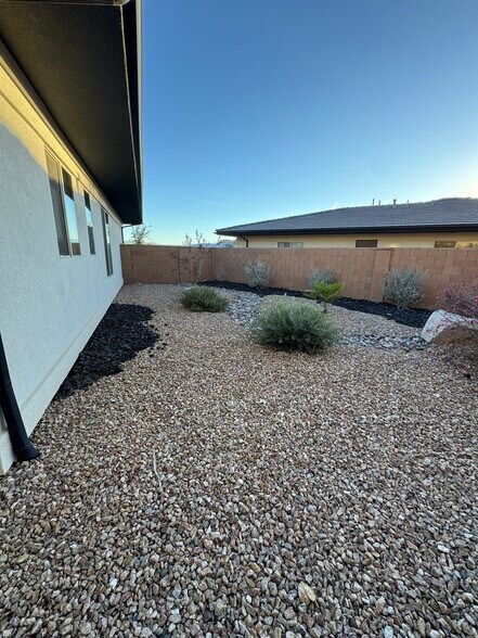 Building Photo - 1603 E Dihedral Dr