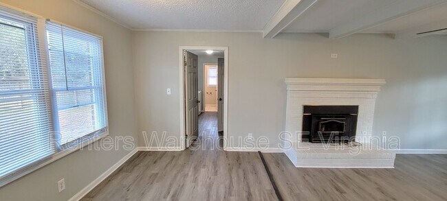 Building Photo - 5942 Clear Springs Rd