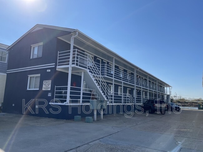 Primary Photo - 611 W Ocean View Ave