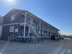 Building Photo - 611 W Ocean View Ave