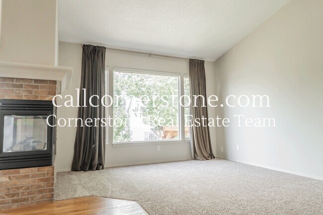 Building Photo - 4640 Kashmire Dr