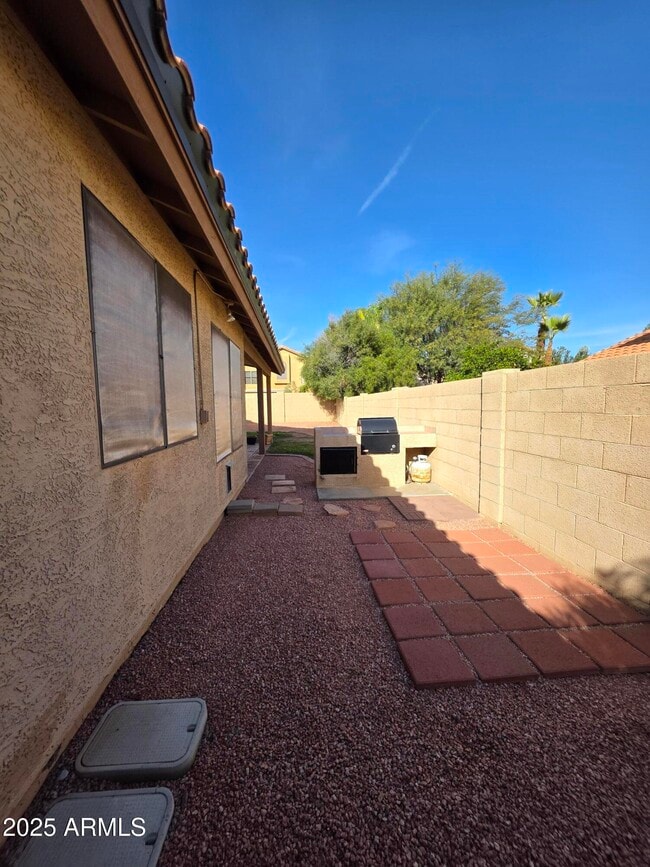 Building Photo - 5946 E Aire Libre Ln