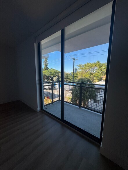 Building Photo - 2459 Fillmore St