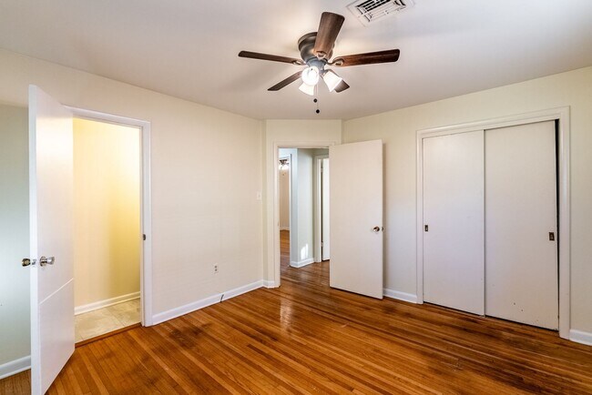 Building Photo - Midtown 3BR Near UAMS w/ Hardwoods, W/D, & Fenced Yard