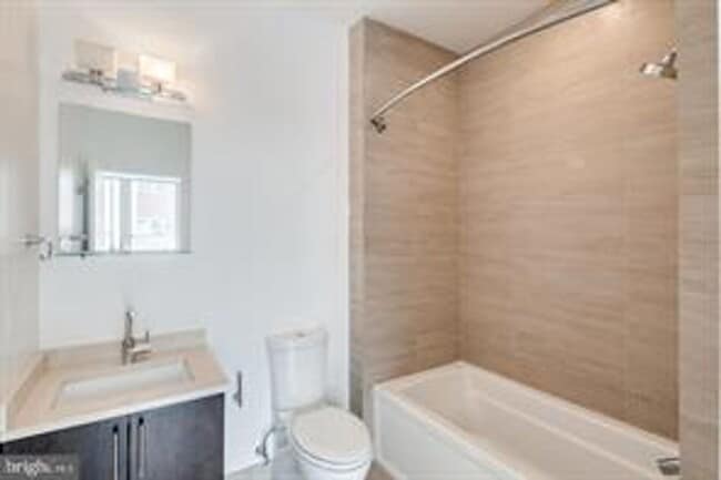 Building Photo - Northern Liberties Townhome with 2 Car Parking