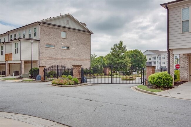 Building Photo - 1097 Township Square