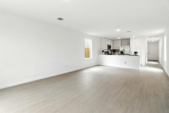 Building Photo - 18210 Via Aurelia Dr