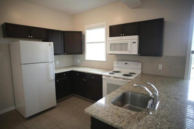 Building Photo - 78 Riberia St