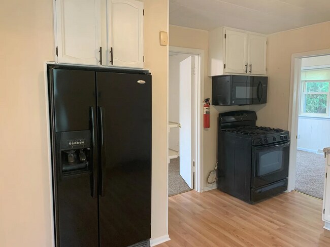 Building Photo - 723 Conway St