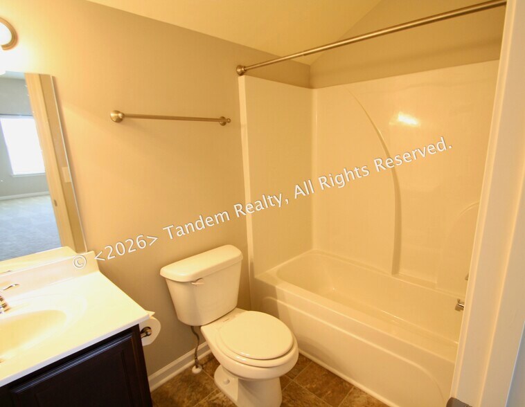 Building Photo - 2115 Longhunter Chase Dr