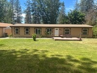 Building Photo - Suncrest Rental