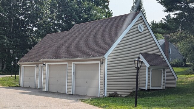 Building Photo - 11 Songbird Ln