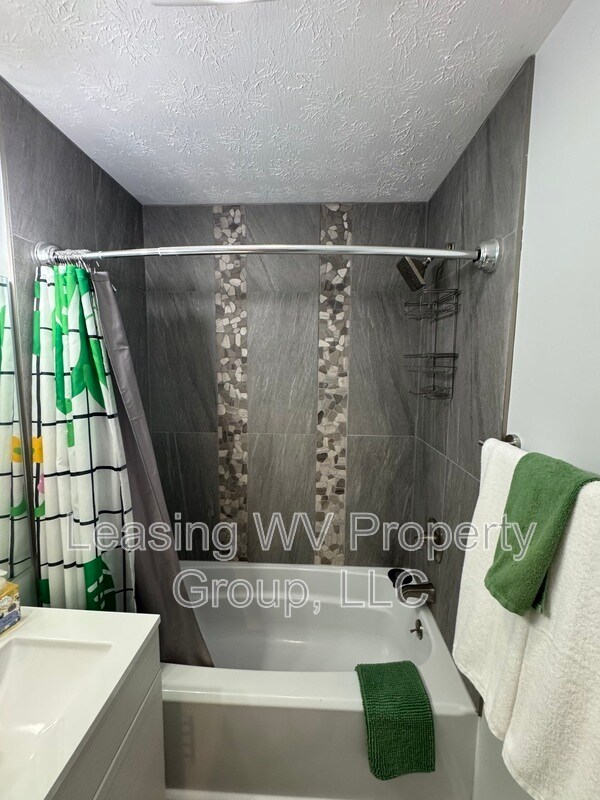 Building Photo - 523 Dudding Ave