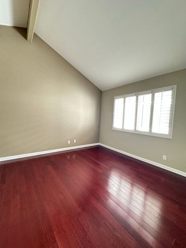 Building Photo - Downtown Huntington Beach - Beachfront Gorgeous Home - Stunning Remodel!!!