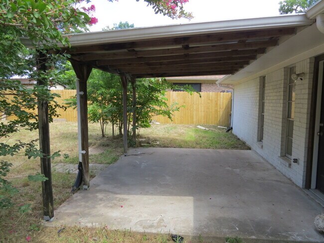 Building Photo - "Charming 3-Bed, 2-Bath Gem with 1,654 Sq Ft of Comfort in Temple, TX!"