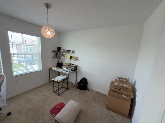 Building Photo - 896 Grandin St