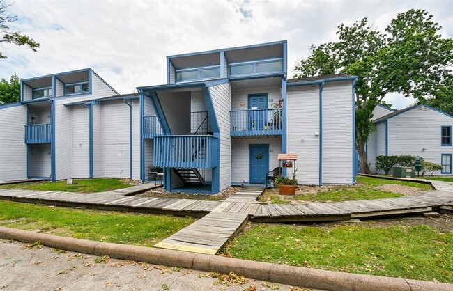Building Photo - 13151 Walden Rd