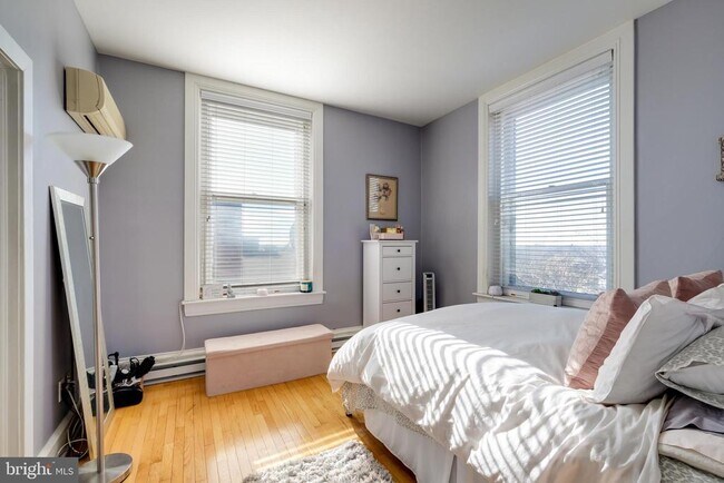 Building Photo - 22 N Main St