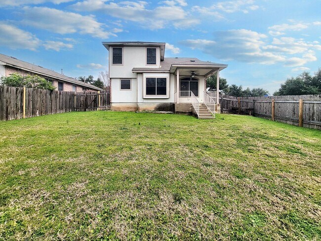 Building Photo - Inviting 3BR/2.5BA with Spacious Bedrooms & Great Outdoor Space