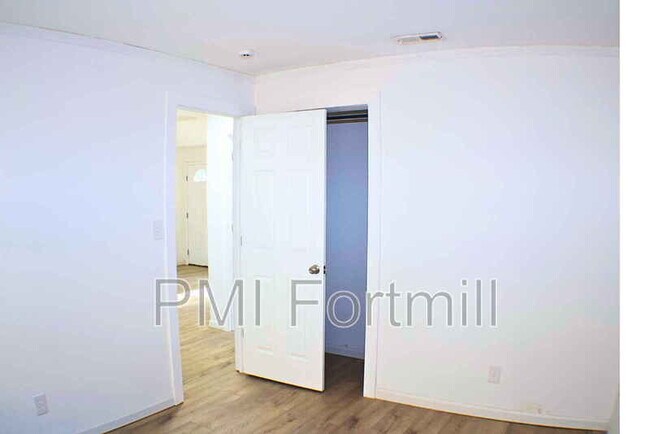 Building Photo - 209A Friedheim St
