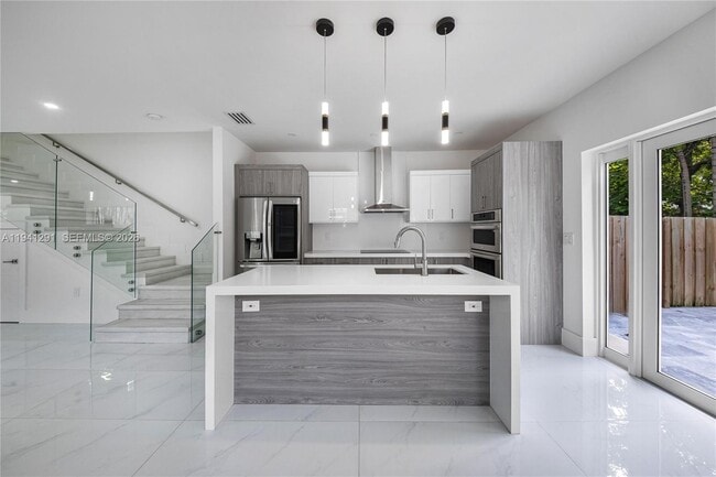 Building Photo - 3140 Carter St