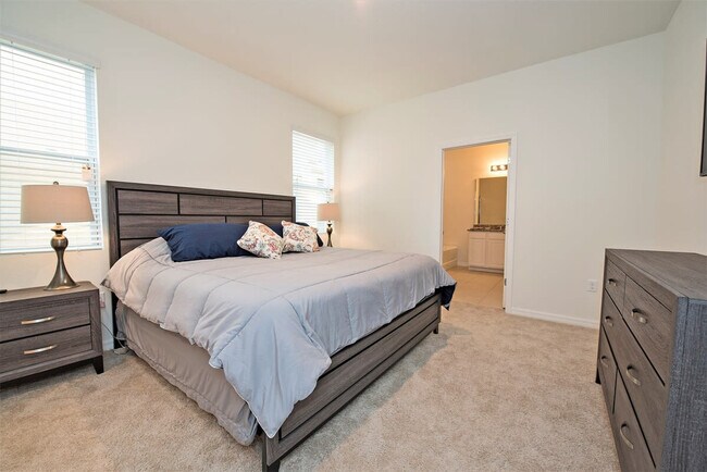 Building Photo - 5277 Oakbourne Ave