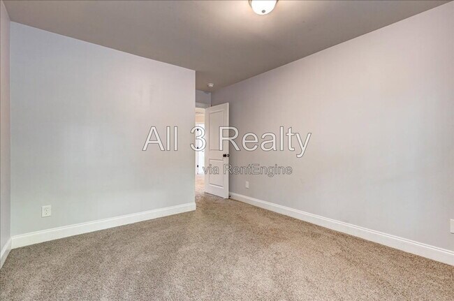 Building Photo - 225 Barnett Ln Ln