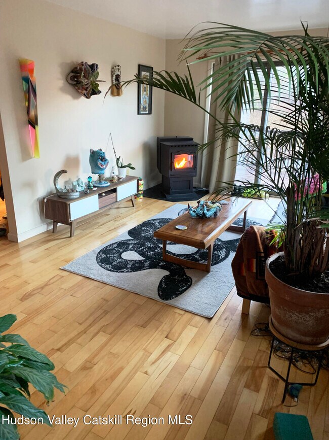 Building Photo - 340 Old Rte 22