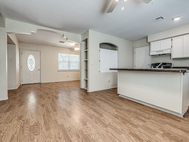 Building Photo - Home for rent in Guthrie Schools + Northeast Edmond