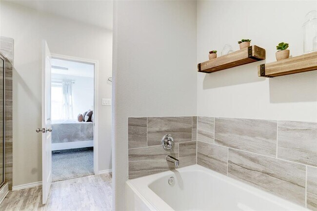 Building Photo - 16454 Rosary Pea Pl