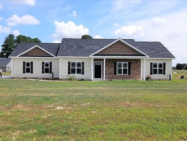 Primary Photo - 102 N Landing Dr