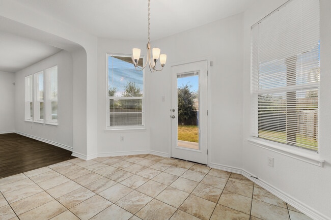 Building Photo - 11427 Arabette