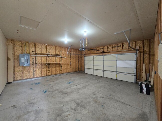 Building Photo - 1317 Mirror Lake Ln