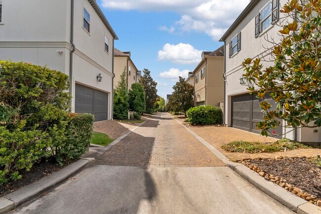 Building Photo - 14 Jetty Point Dr