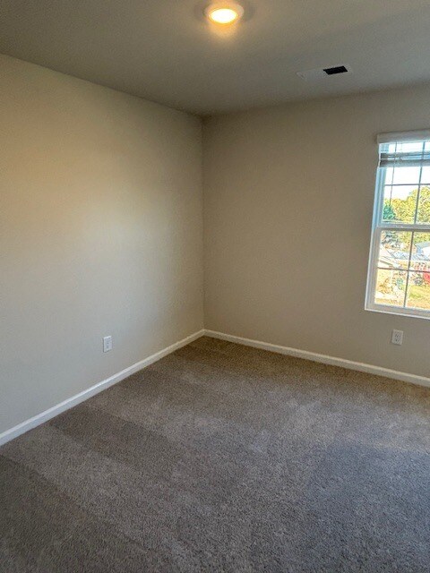 Building Photo - 304 Detroit Ln