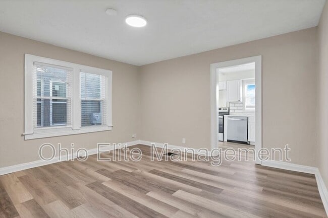 Building Photo - 1398 S Ohio Ave