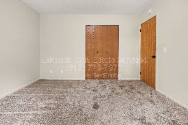 Building Photo - 1013 36th St SW