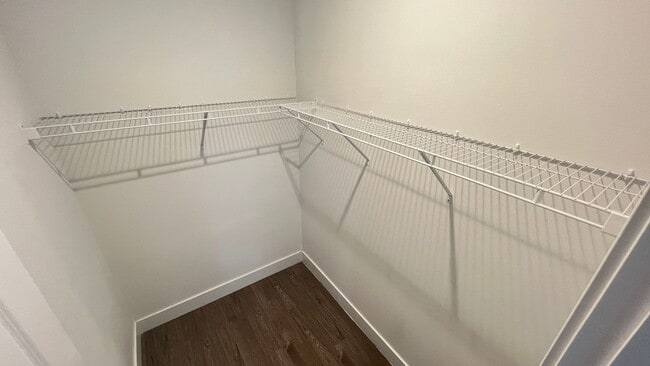 Building Photo - Spacious 4BR Home with Well Water, Pet-Friendly & No HOA