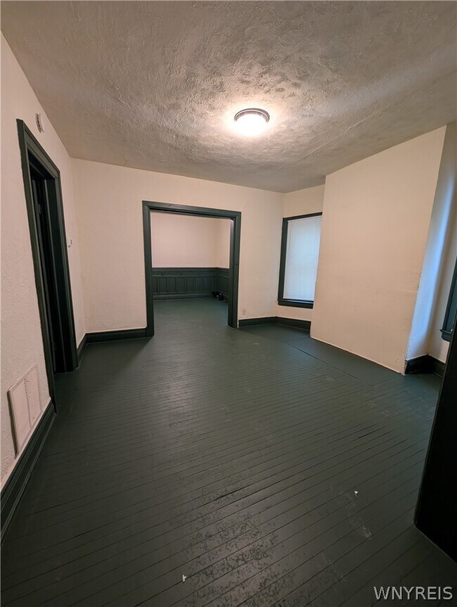 Building Photo - 67 Barton St