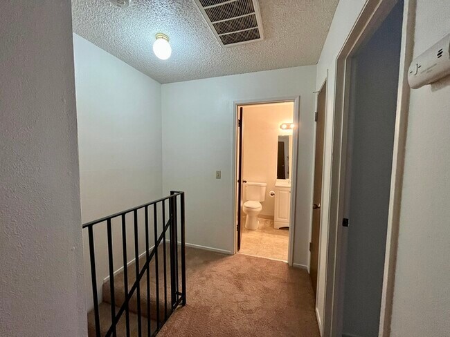 Building Photo - 2 Bed/1 Bath Foothill Farms Condo with Private Patio