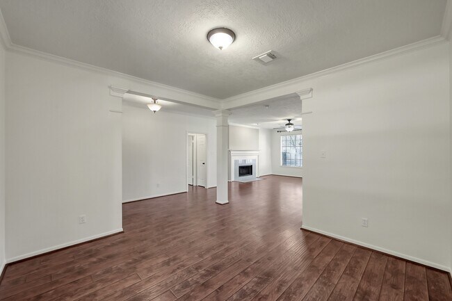 Building Photo - 23 Heathstone Pl