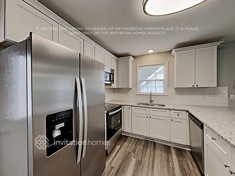 Building Photo - 204 Zircon Ln