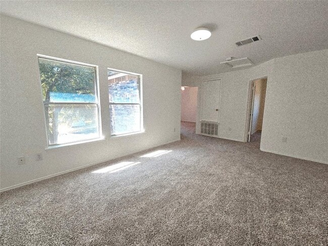 Building Photo - 1002 Keeshond Pl