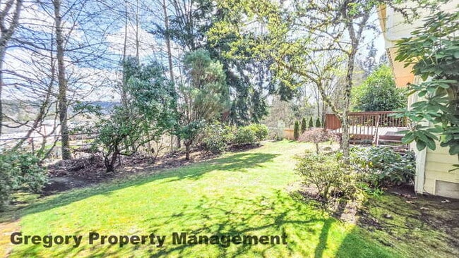 Building Photo - Light and Bright Home in the Desirable Upland View Neighborhood