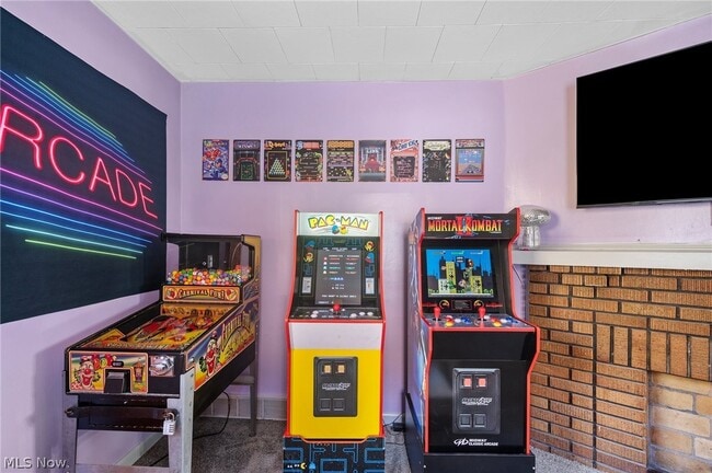 Building Photo - 9519 Preston Ave