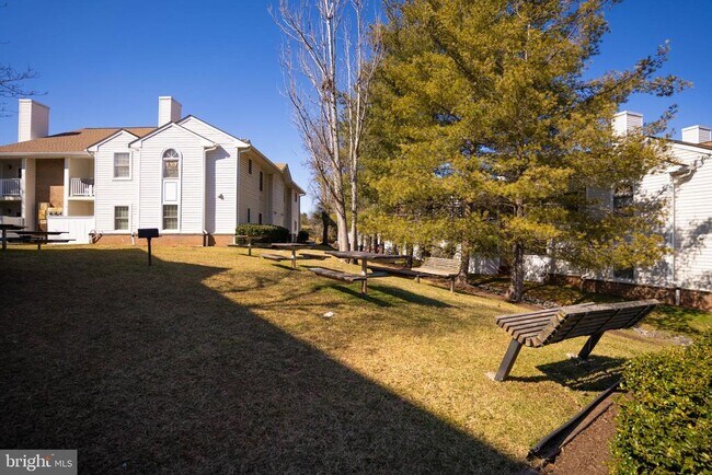 Building Photo - 105 Westwick Ct