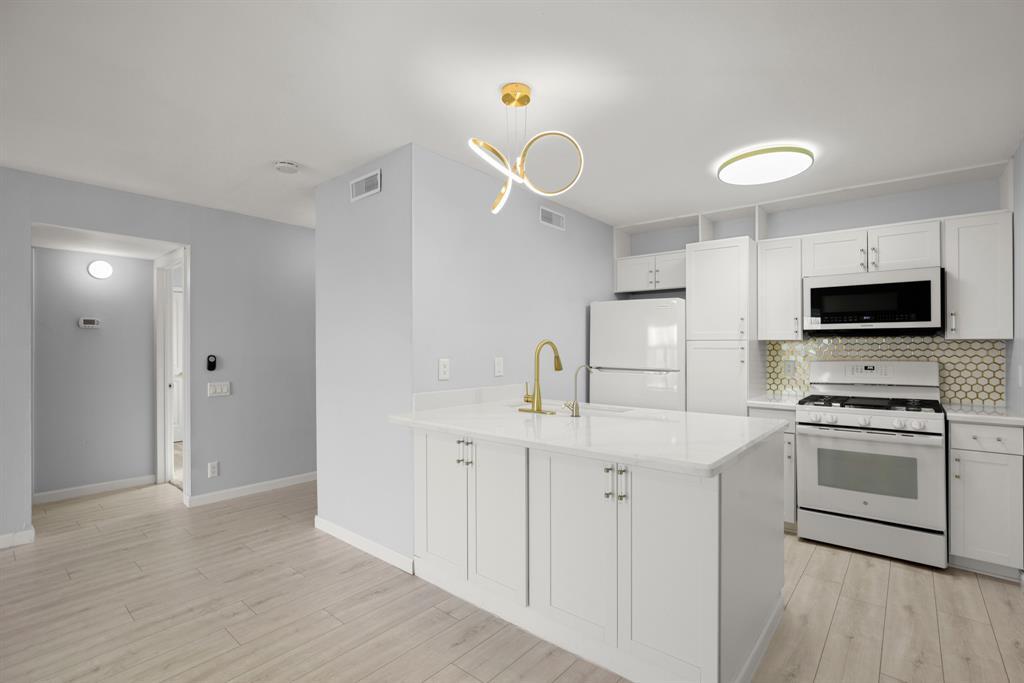 Building Photo - 620 S 1st St