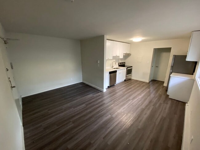 Interior Photo - 510 5th Ave