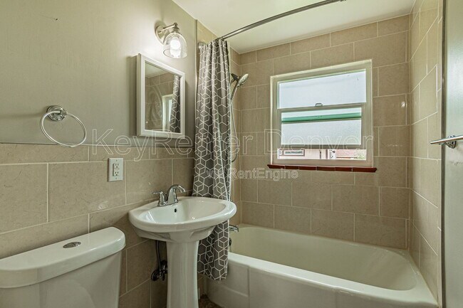 Building Photo - 201 S Meade St